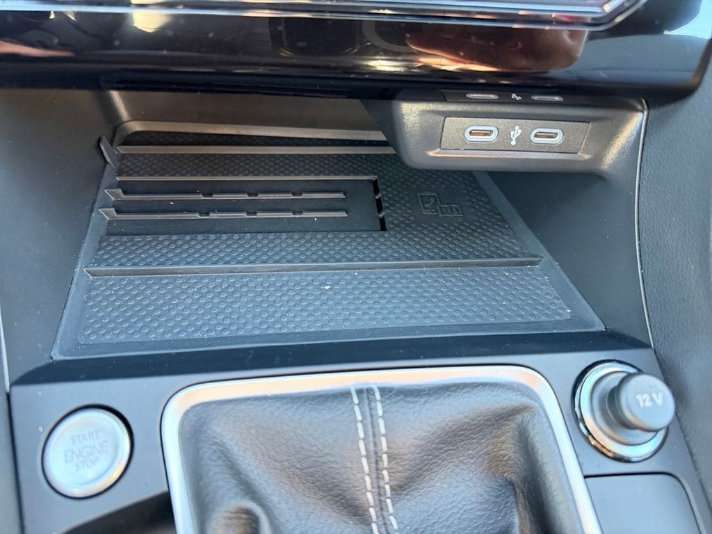 2025 Volkswagen Jetta SE - Photo 30