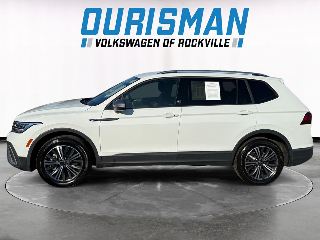 2024 Volkswagen Tiguan Wolfsburg Edition photo 3
