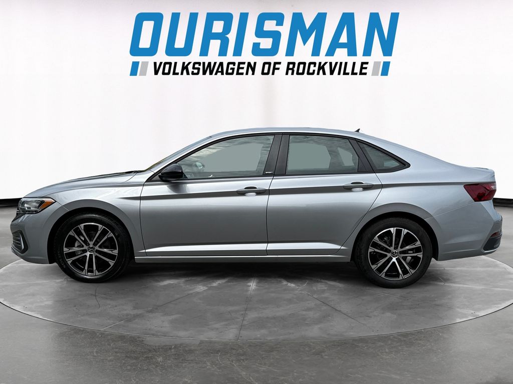2024 Volkswagen Jetta 1.5T Sport photo 3