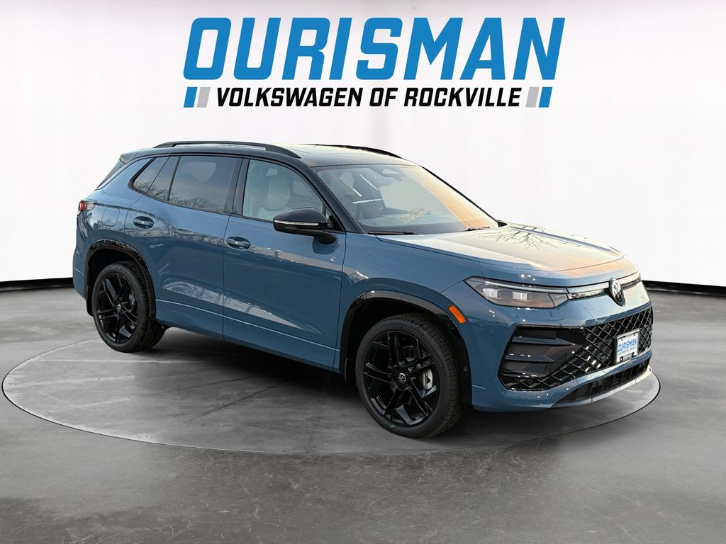 2026 Volkswagen Tiguan SE R-LINE BLACK's photo