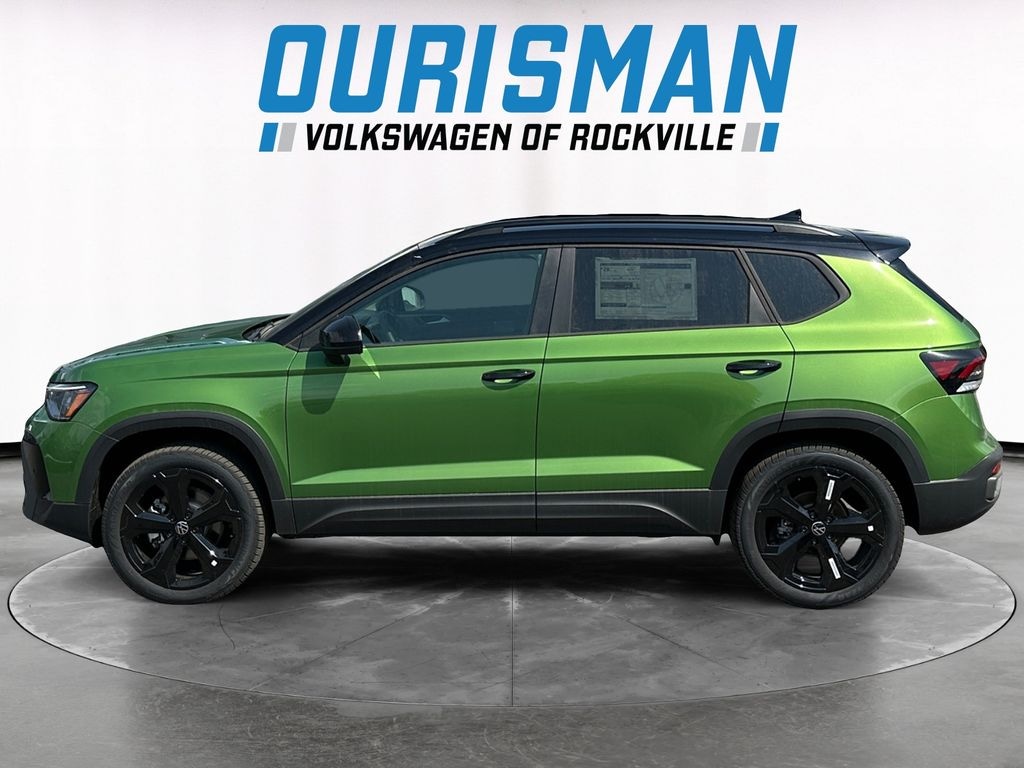 New 2026 Volkswagen Taos 1.5T SE Black SUV