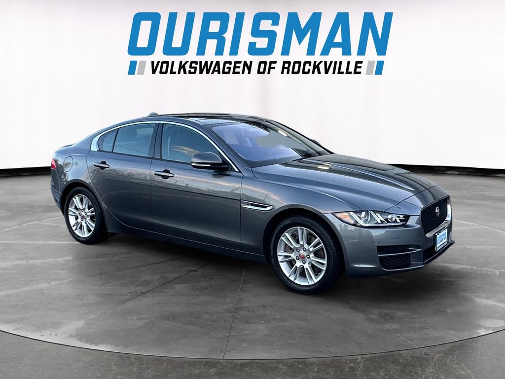 2018 Jaguar XE 25t Premium AWD's photo