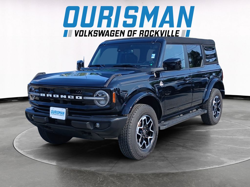 2024 Ford Bronco Outer Banks photo 2