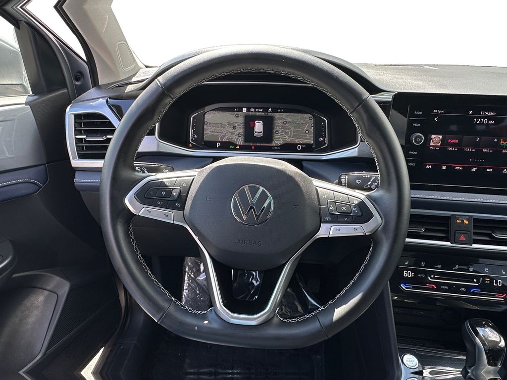 2025 Volkswagen Taos SEL - Photo 12