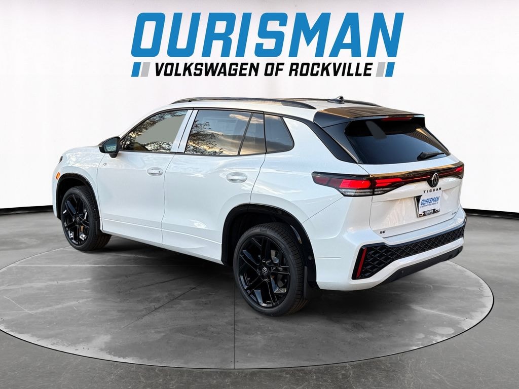 New 2025 Volkswagen Tiguan 2.0T SE R-Line Black SUV