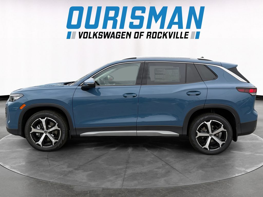 2025 Volkswagen Tiguan SE photo 3