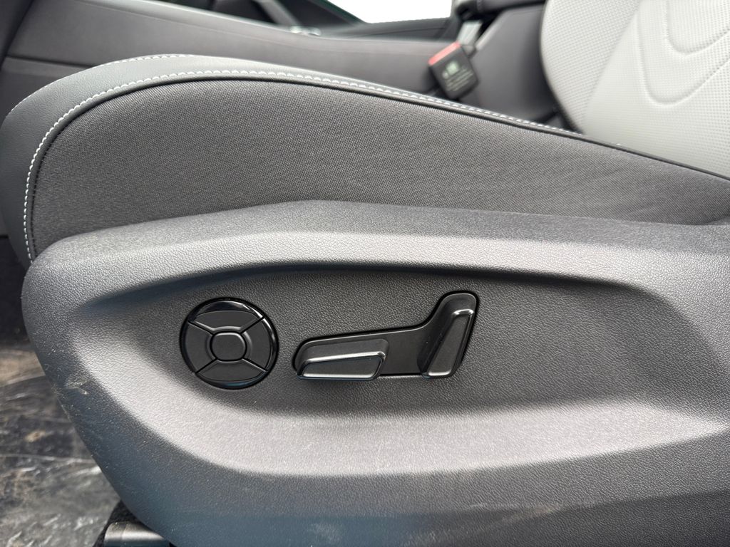 2026 Volkswagen Tiguan SE R-LINE BLACK - Photo 10