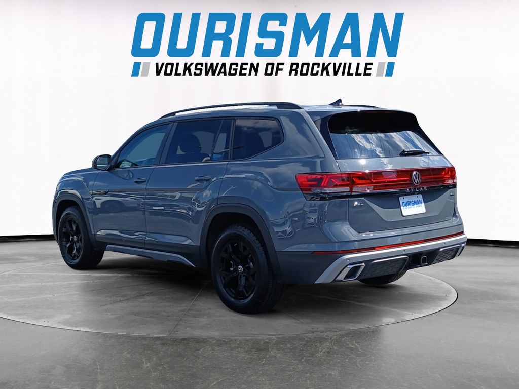 2024 Volkswagen Atlas Peak Edition SEL photo 4