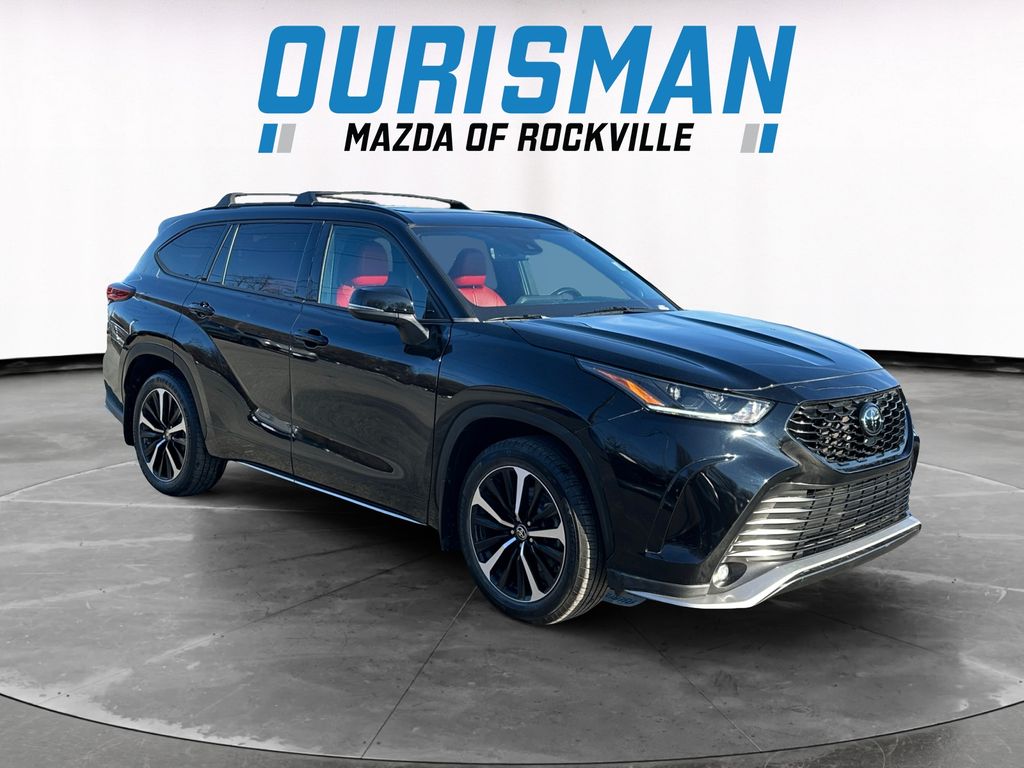 2022 Toyota Highlander XSE's photo