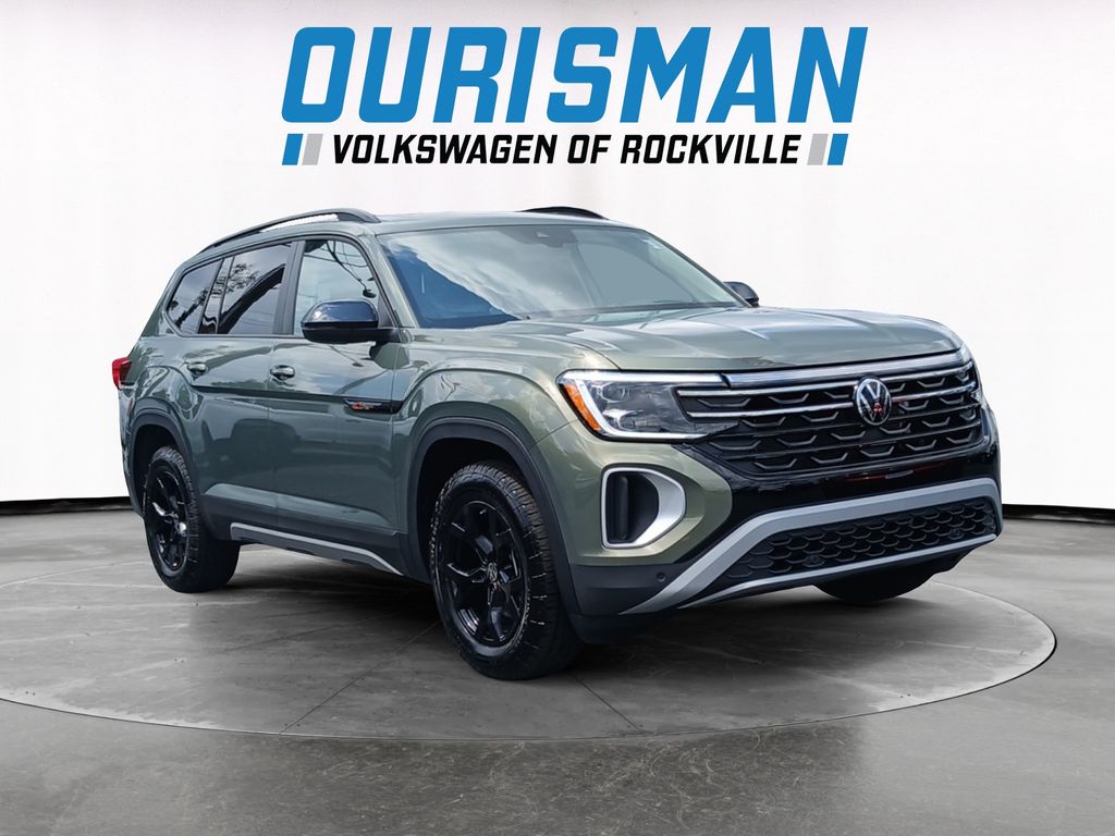 2024 Volkswagen Atlas 2.0T Peak Edition SEL