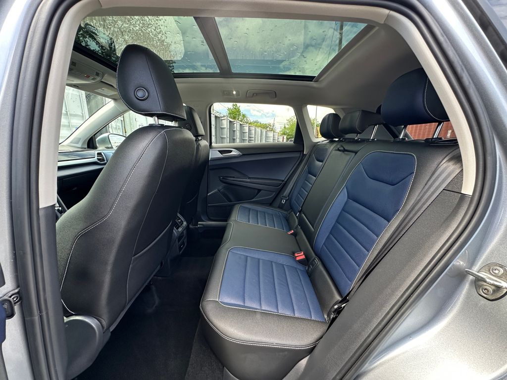 2025 Volkswagen Taos SEL - Photo 25