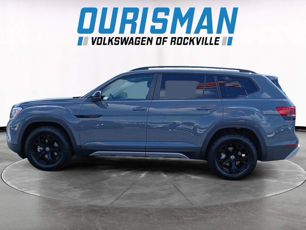 2024 Volkswagen Atlas Peak Edition SEL photo 3