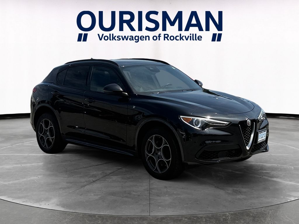 2022 Alfa Romeo Stelvio Ti AWD's photo