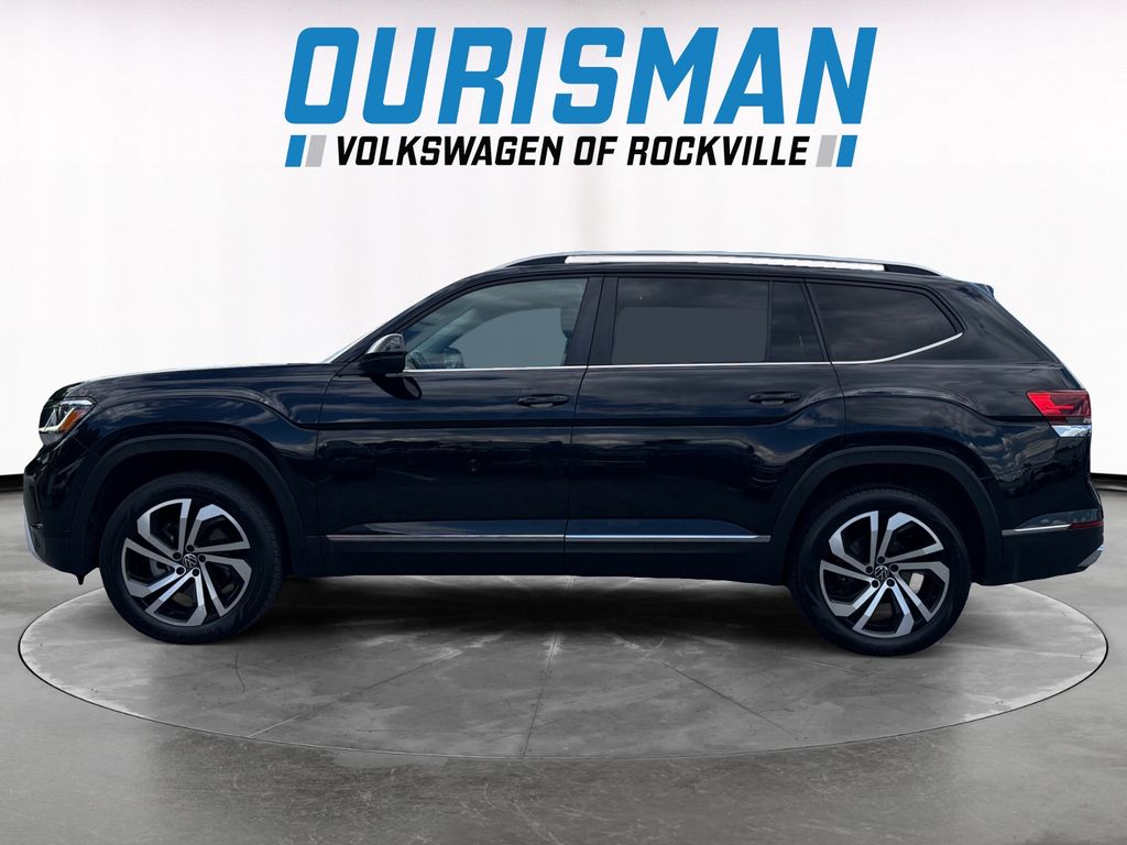 2023 Volkswagen Atlas SEL photo 3