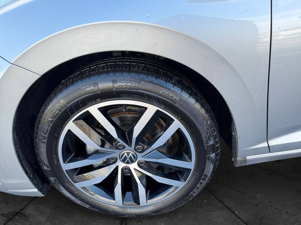 2025 Volkswagen Jetta SE - Photo 14