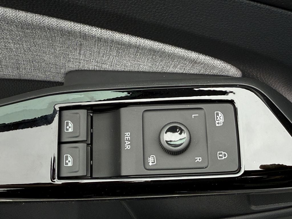 2025 Volkswagen ID.4 PRO - Photo 10