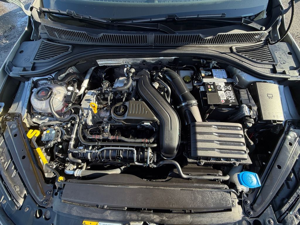 2025 Volkswagen Jetta SE - Photo 29