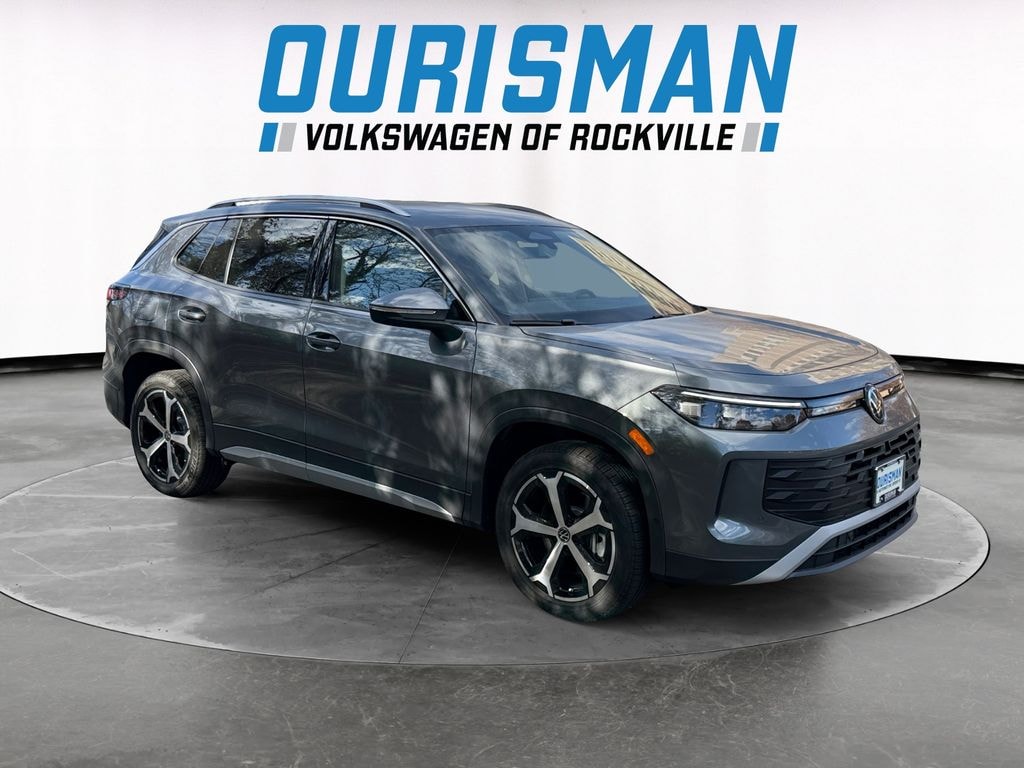 New 2025 Volkswagen Tiguan 2.0T SE SUV