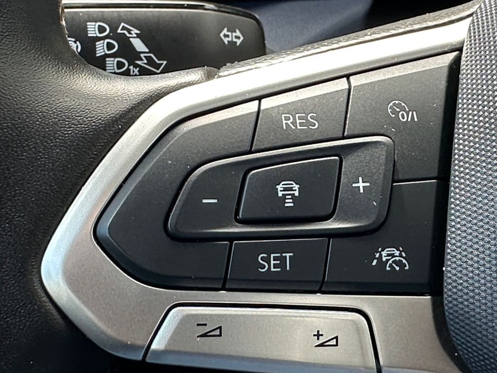 2025 Volkswagen Taos SEL - Photo 21