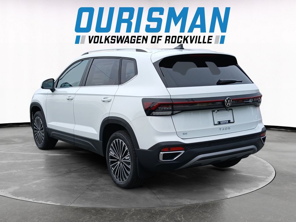 2025 Volkswagen Taos SE photo 2