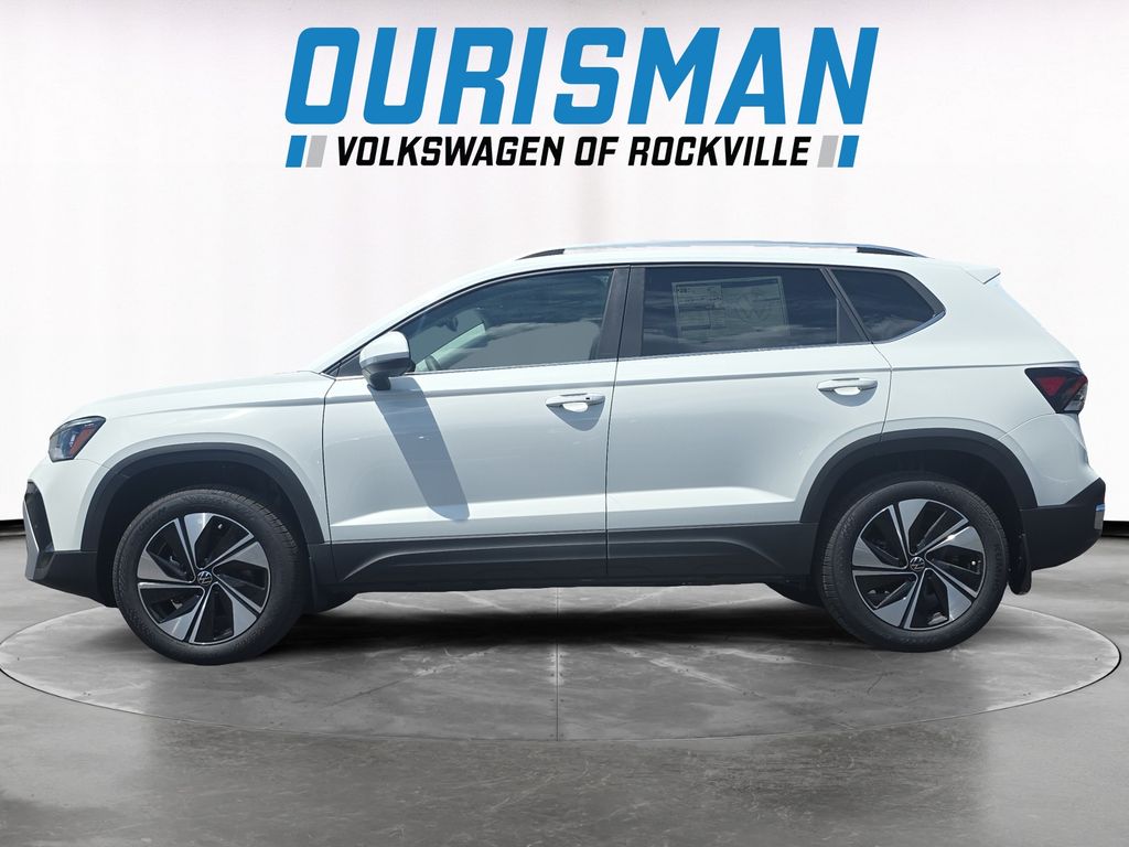 2025 Volkswagen Taos SE photo 3