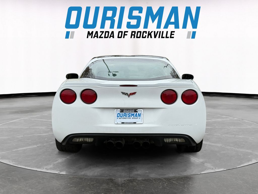 2007 Chevrolet Corvette Base photo 2