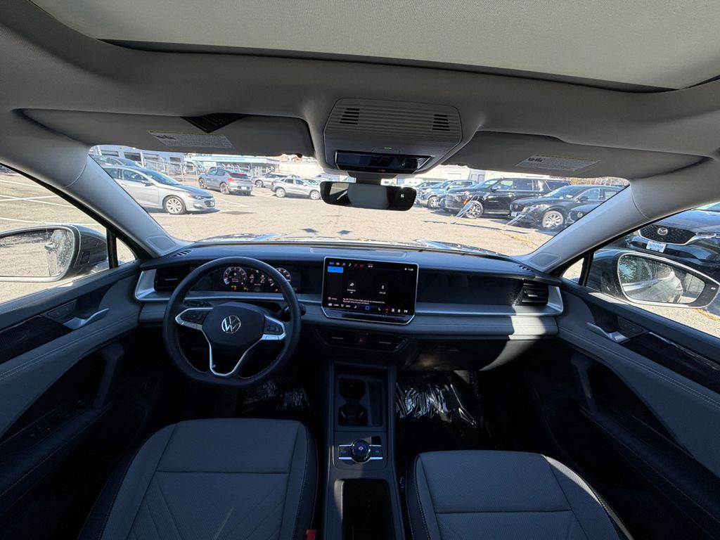 2026 Volkswagen Tiguan SE - Photo 18