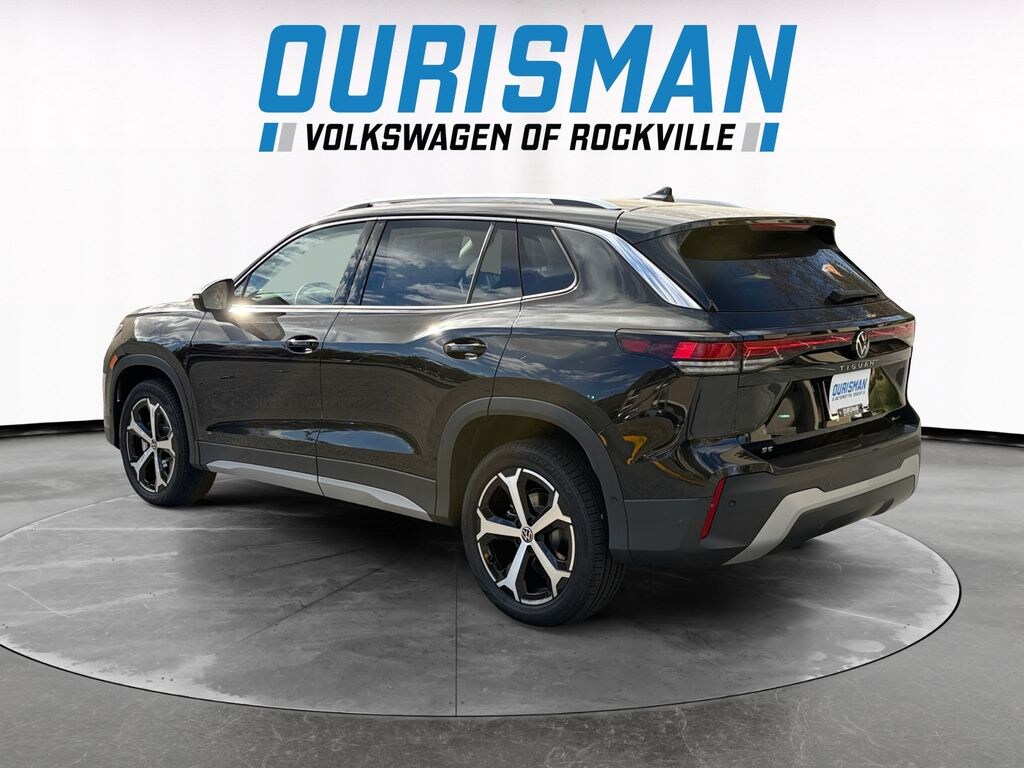 New 2025 Volkswagen Tiguan 2.0T SE SUV