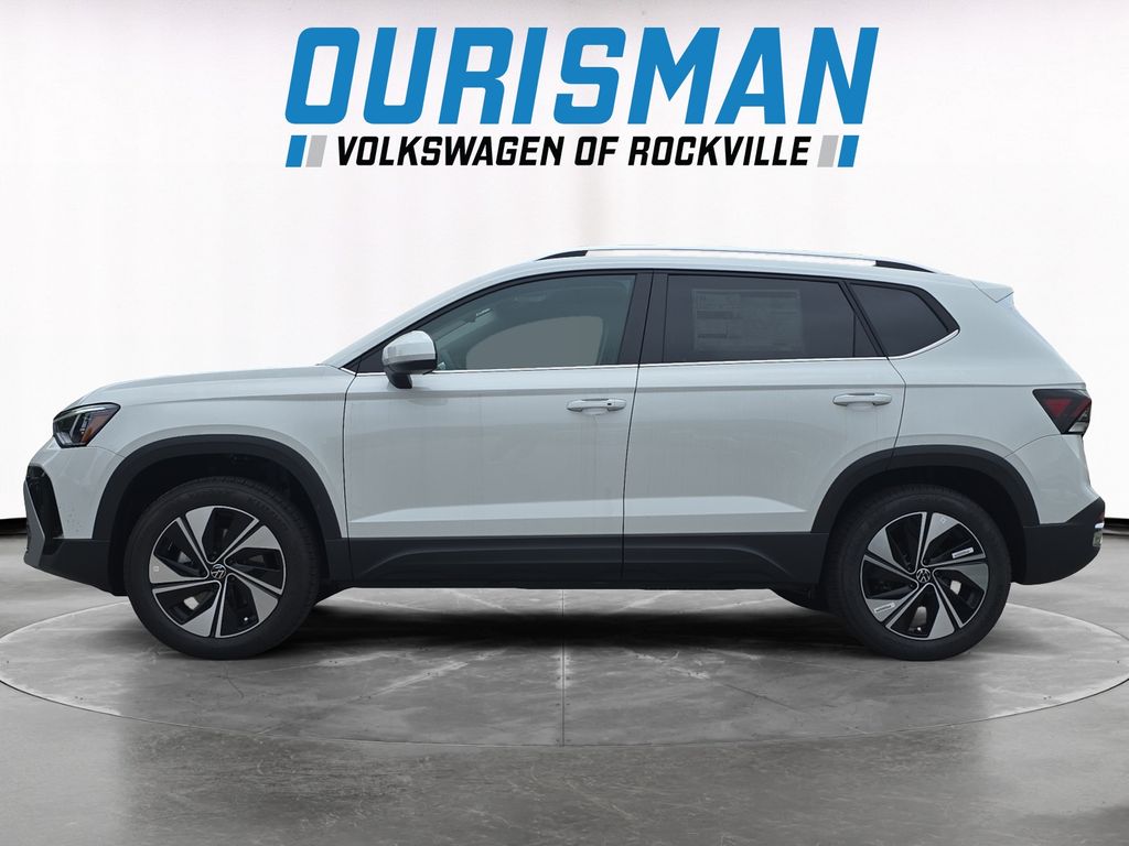 2025 Volkswagen Taos SE photo 3