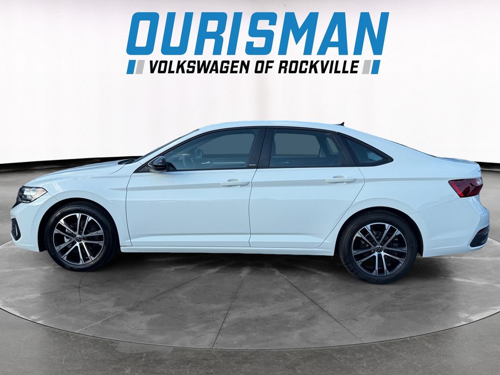 2024 Volkswagen Jetta 1.5T Sport photo 3