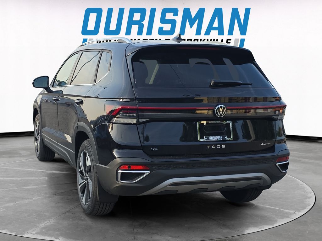 2025 Volkswagen Taos SE photo 4