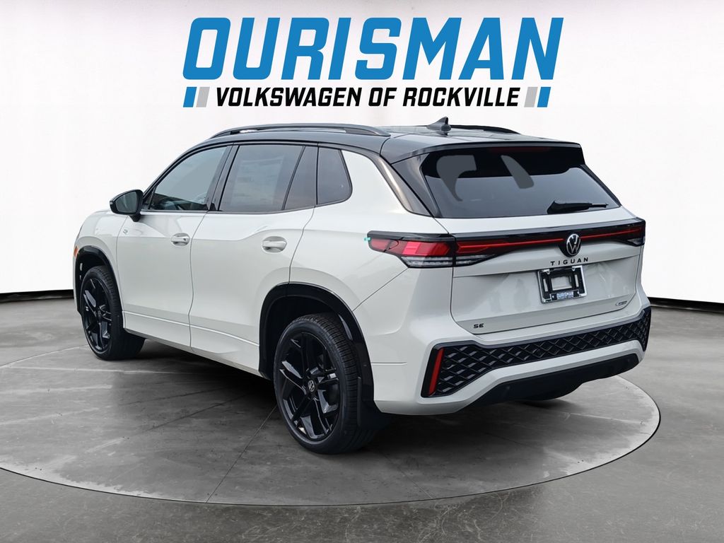 2025 Volkswagen Tiguan SE R-Line Black photo 2