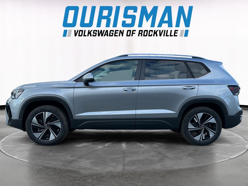 2025 Volkswagen Taos SE photo 3