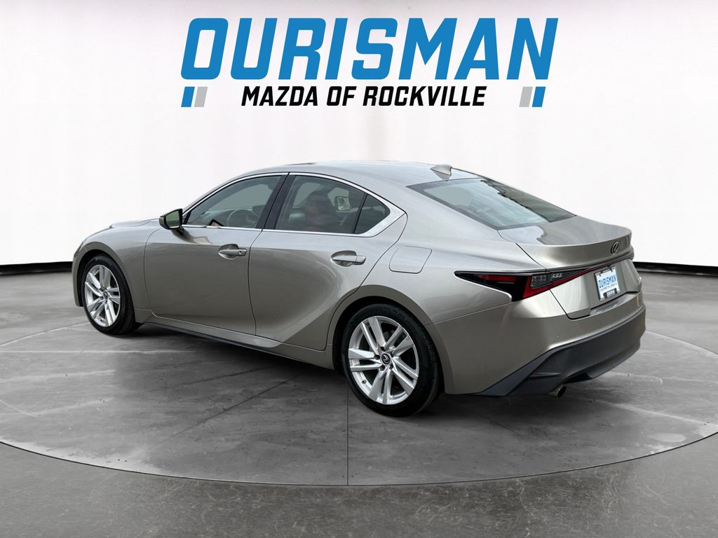 2021 Lexus IS 300 photo 4