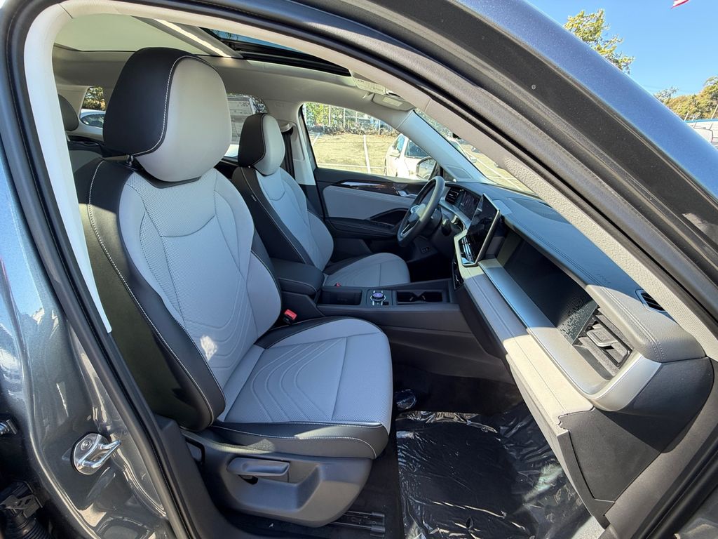 2026 Volkswagen Tiguan SE - Photo 22