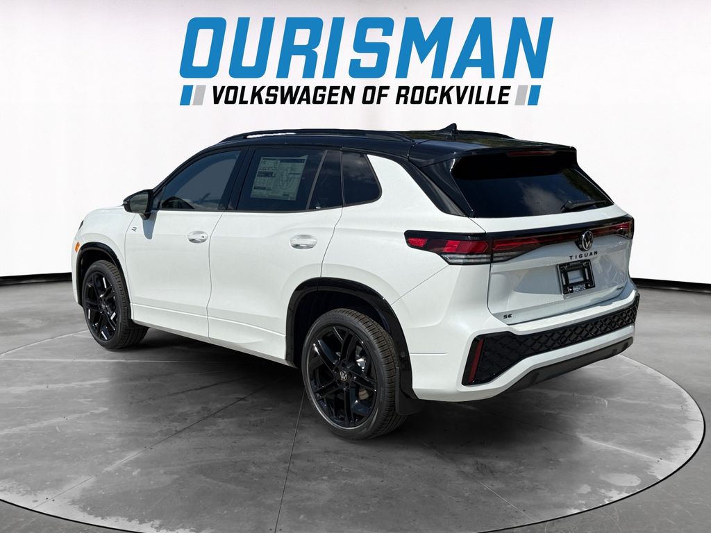 2025 Volkswagen Tiguan SE R-Line Black photo 2