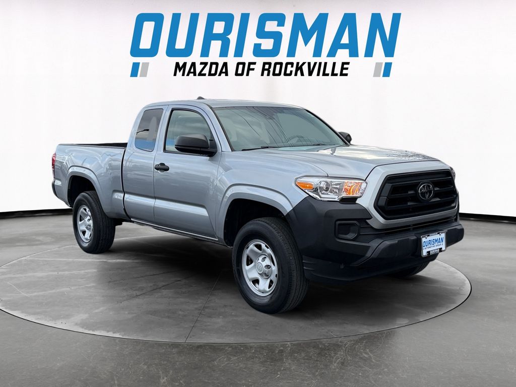 2022 Toyota Tacoma SR's photo