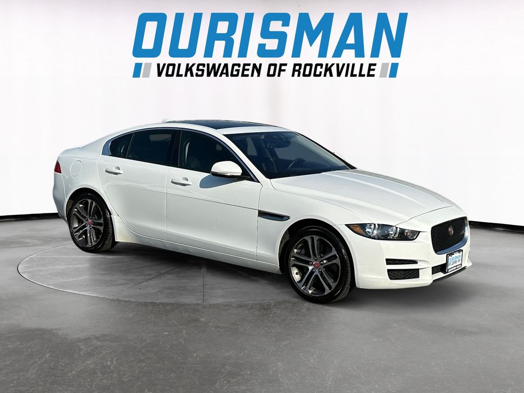 2017 Jaguar XE 35t Premium AWD's photo