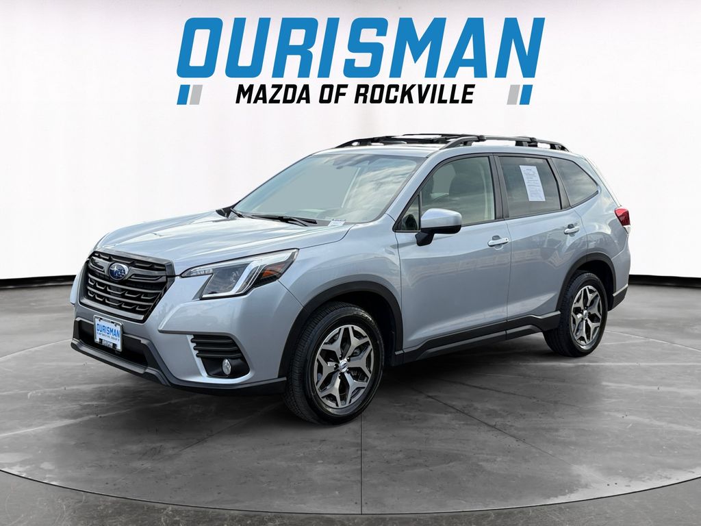 2023 Subaru Forester Premium photo 2
