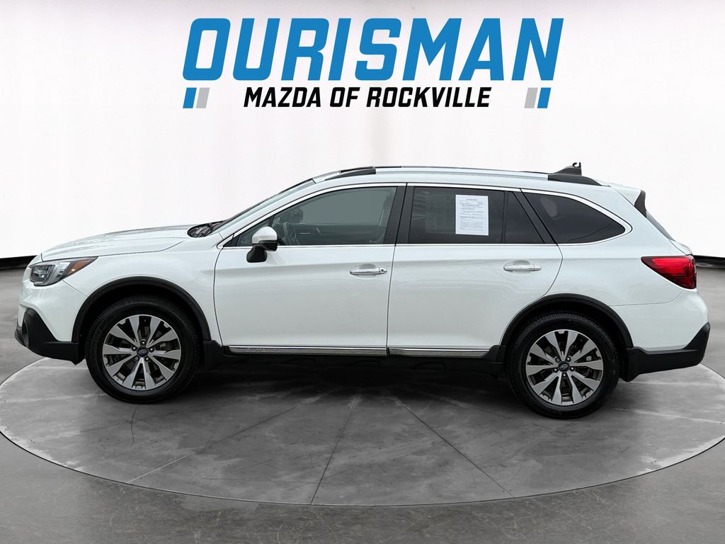 2019 Subaru Outback 2.5i photo 2