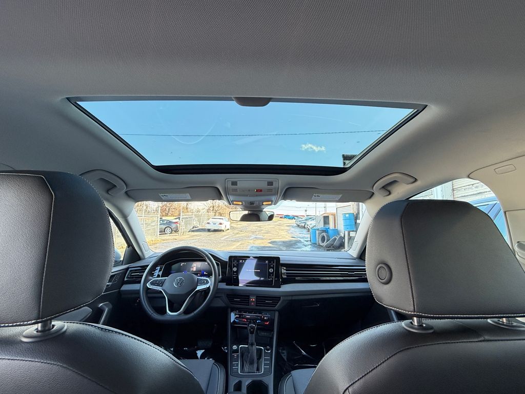 2025 Volkswagen Jetta SE - Photo 28