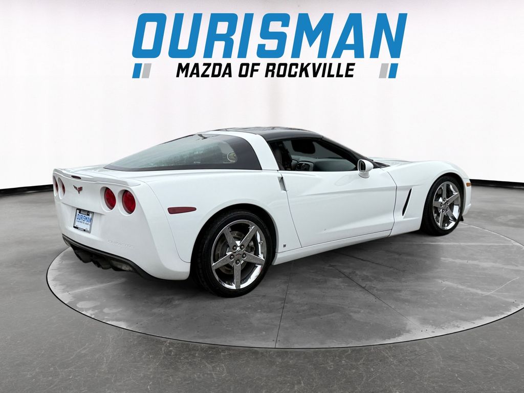 2007 Chevrolet Corvette Base photo 3