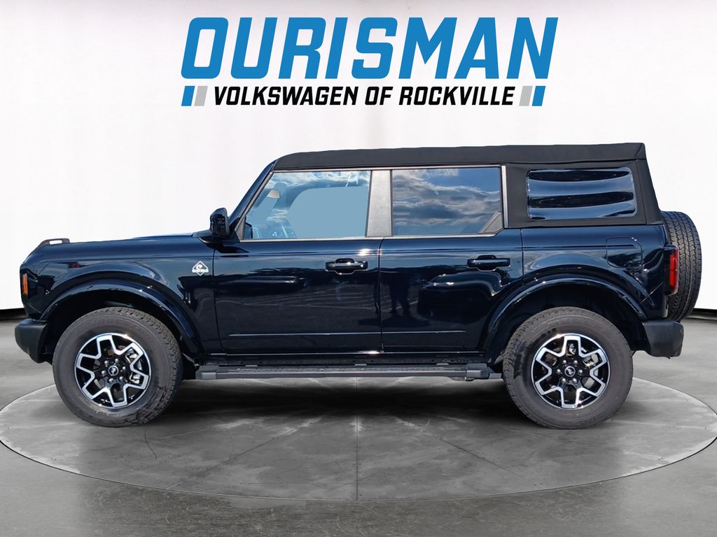 2024 Ford Bronco Outer Banks photo 3