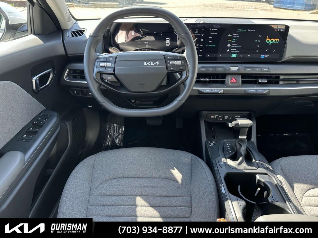 2025 Kia K4 EX photo 2