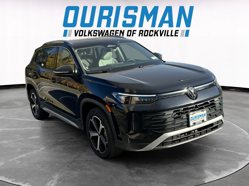 2025 Volkswagen Tiguan SE's photo