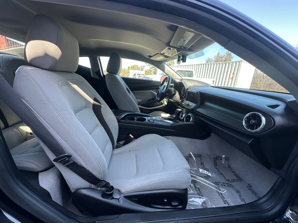 2020 Chevrolet Camaro 1LT - Photo 23