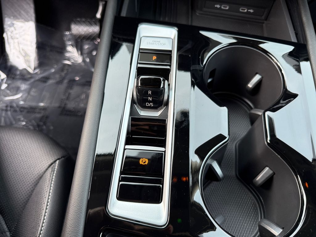 2025 Volkswagen Atlas SE w/Tech - Photo 17