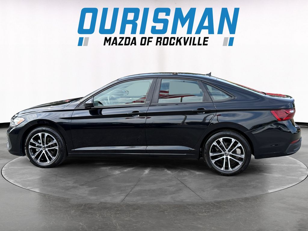 2024 Volkswagen Jetta 1.5T Sport photo 2