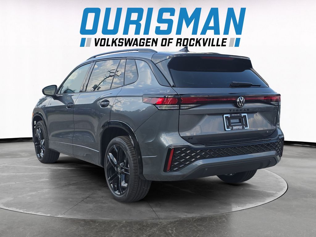 2025 Volkswagen Tiguan SE R-Line Black photo 4