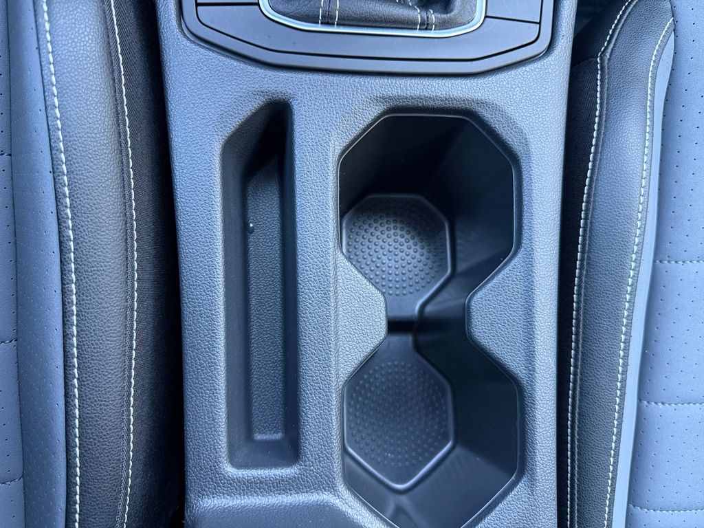 2025 Volkswagen Jetta SE - Photo 24